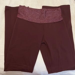 Lululemon groove pant maroon size 8